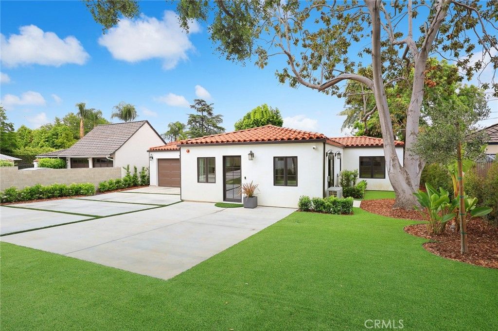 Attached, Backyard, Exterior, Facade, Spanish Mediterranean