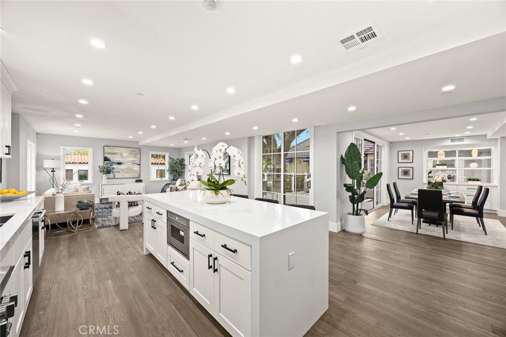 Dining room, Interior, Kitchen, Living room, Recessed Lighting, Wood Texture Flooring