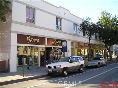 Exterior, Facade, None