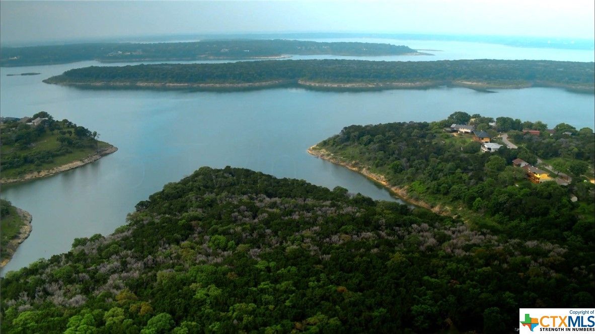 Exterior, Lake