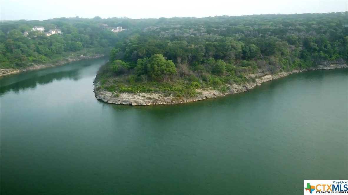 Exterior, Lake