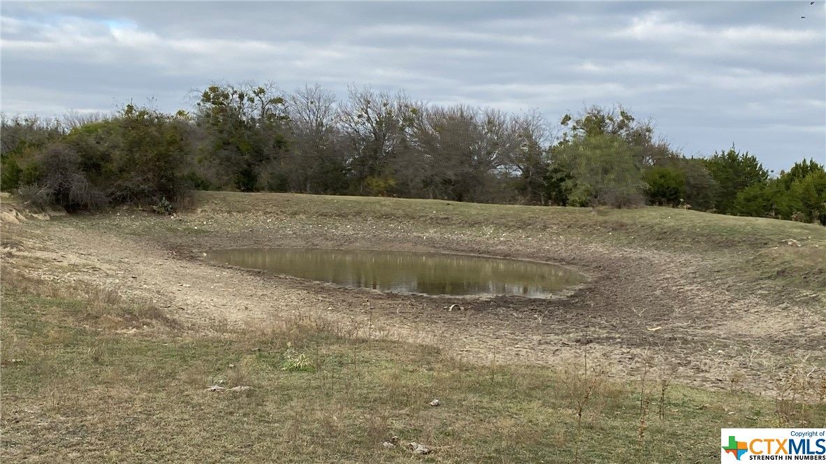 Exterior, Lake