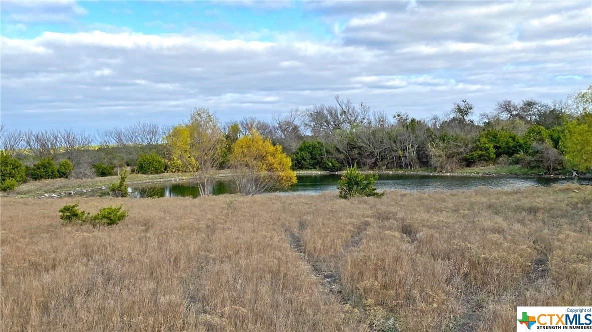 Exterior, Lake