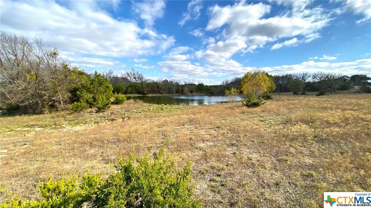 Exterior, Lake