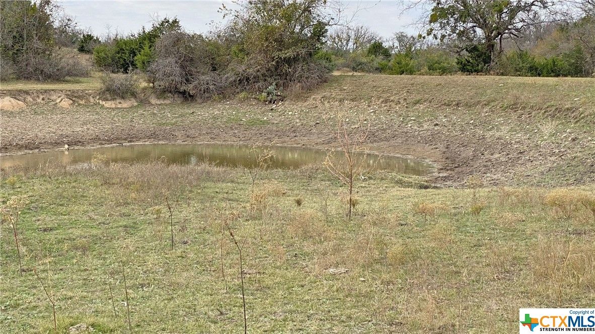 Exterior, Lake