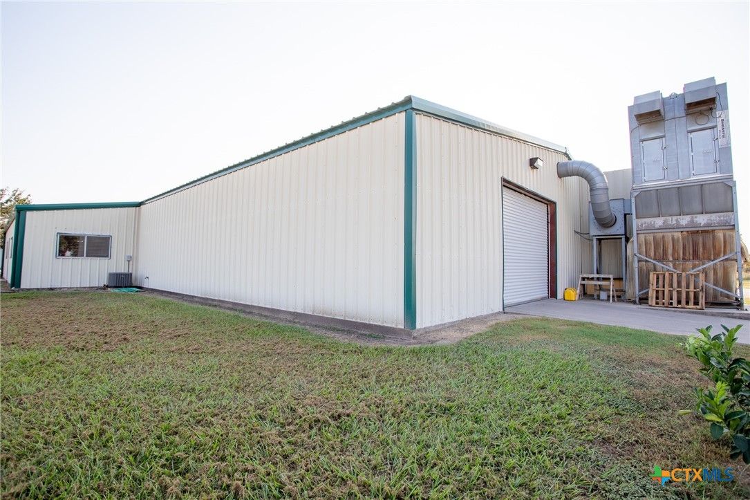 Backyard, Detached Garage, Exterior