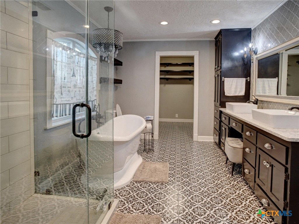 Bathroom, Dual Sink Vanities, Free Standing Baths, Glass Shower, Interior, Pendant Lights, Recessed Lighting