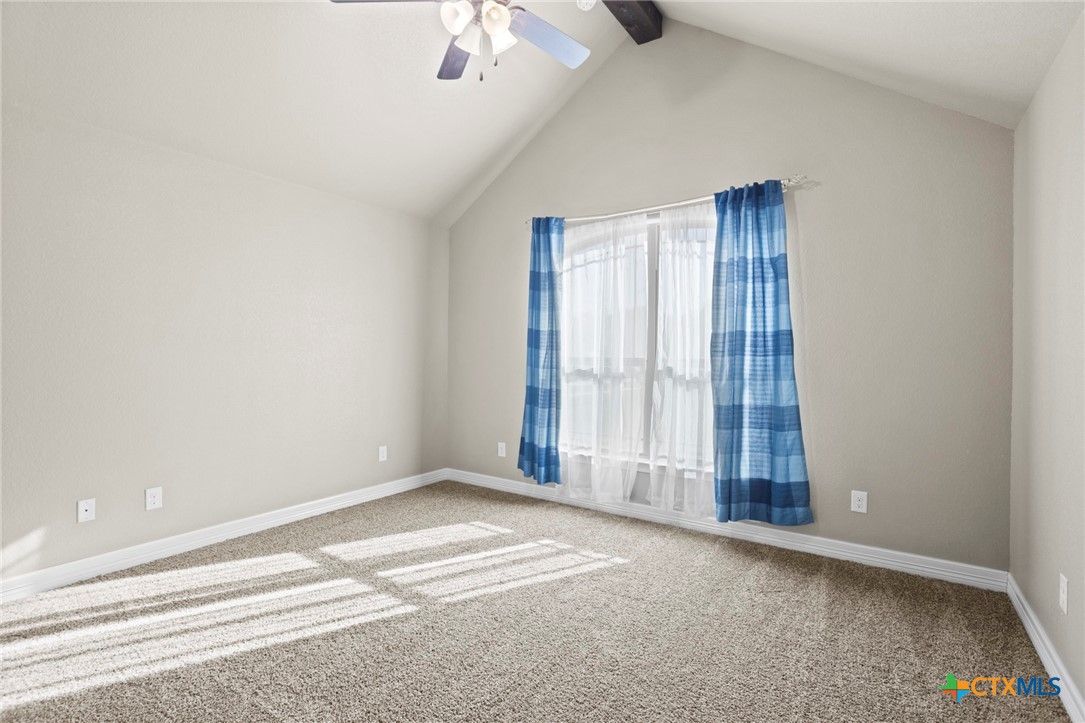 Empty room, Interior, Wooden Beams
