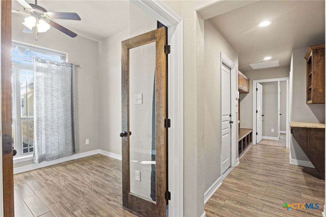 Interior, Recessed Lighting, Wood Texture Flooring