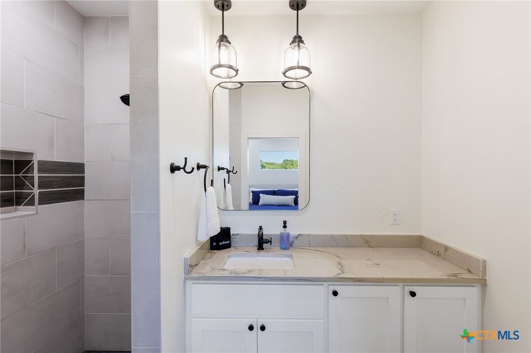 Bathroom, Interior, Pendant Lights