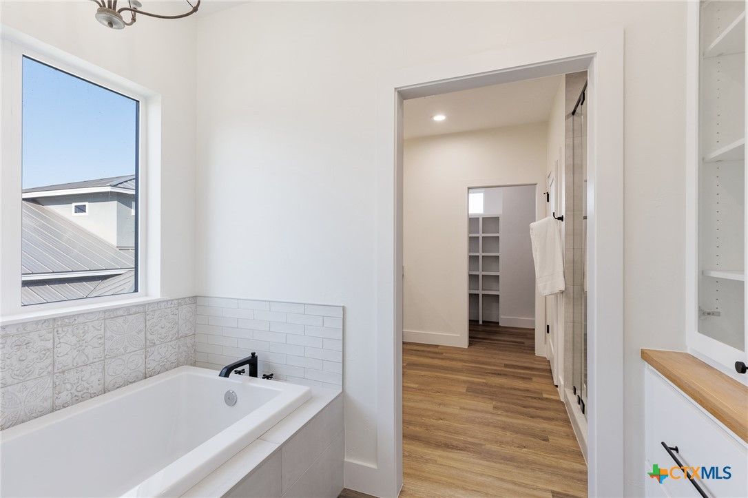 Bathroom, Interior, Recessed Lighting, Walk-in Closets, Wood Texture Flooring
