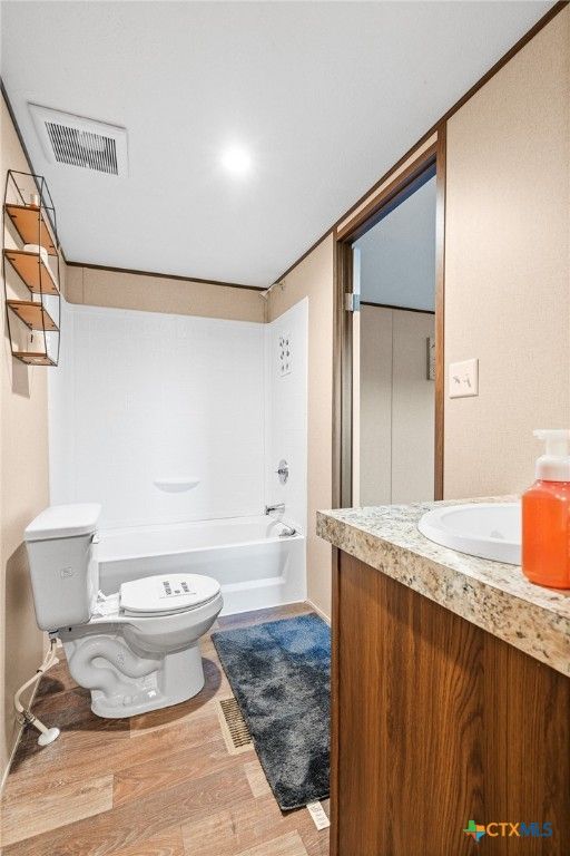 Bathroom, Interior, Recessed Lighting, Wood Texture Flooring