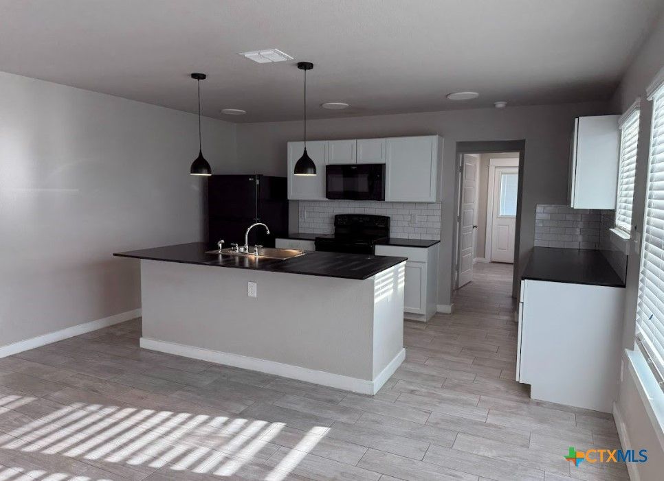 Interior, Kitchen, Pendant Lights, Wood Texture Flooring