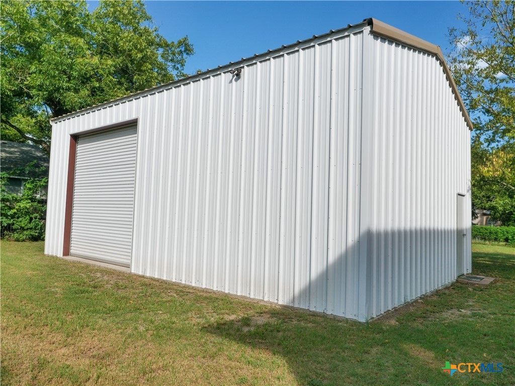 Detached Garage, Exterior