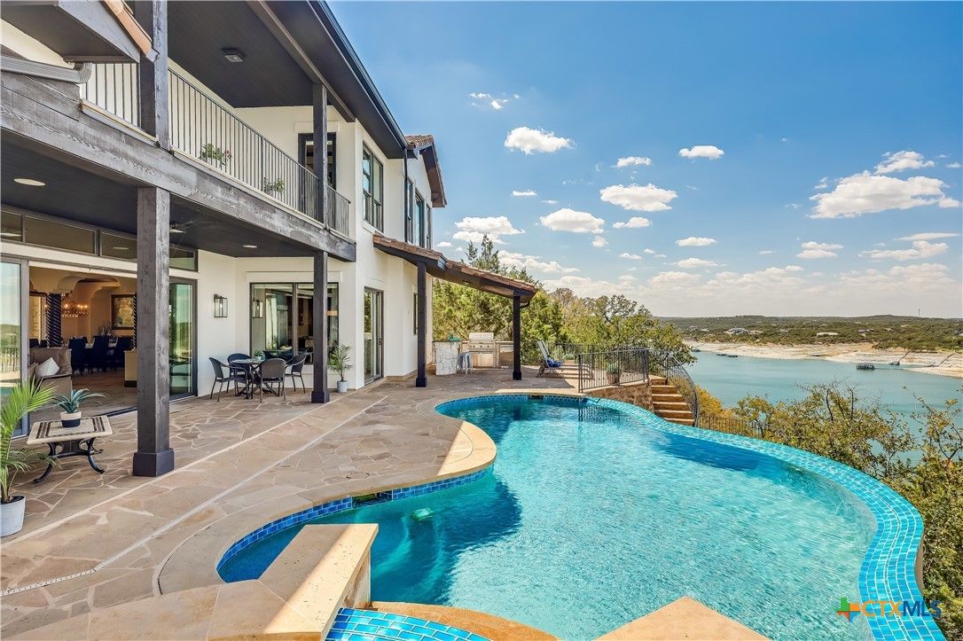 Exterior, Pool, Water