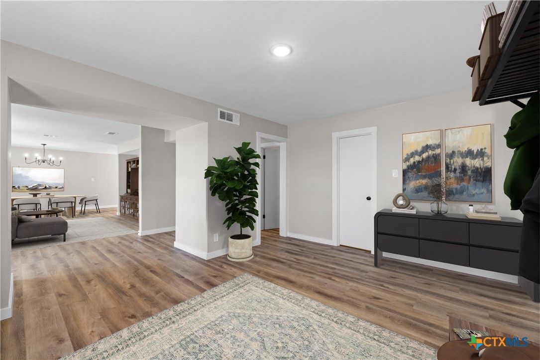 Chandelier, Dining room, Interior, Recessed Lighting, Wood Texture Flooring