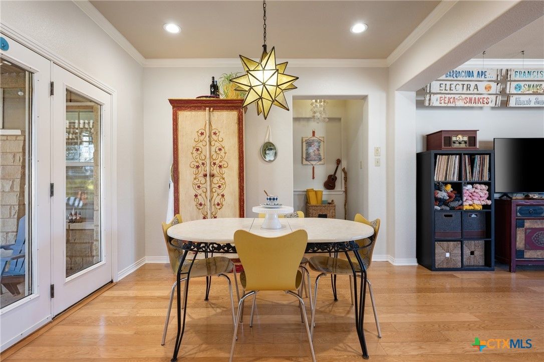 Dining room, Interior, Pendant Lights, Recessed Lighting, Wood Texture Flooring
