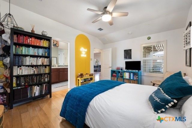 Bedroom, Interior, Pendant Lights, Wood Texture Flooring