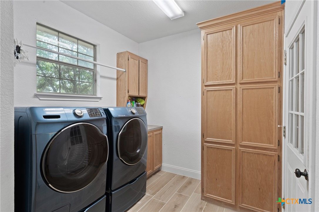 Interior, Washer, Wood Texture Flooring