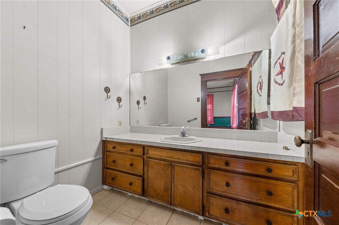 Bathroom, Interior, Tile Countertops