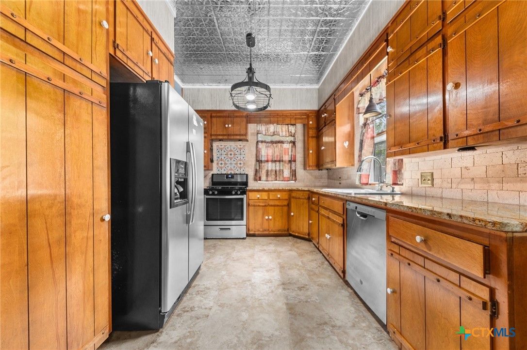 Interior, Kitchen, Pendant Lights, Stainless Steel Appliances