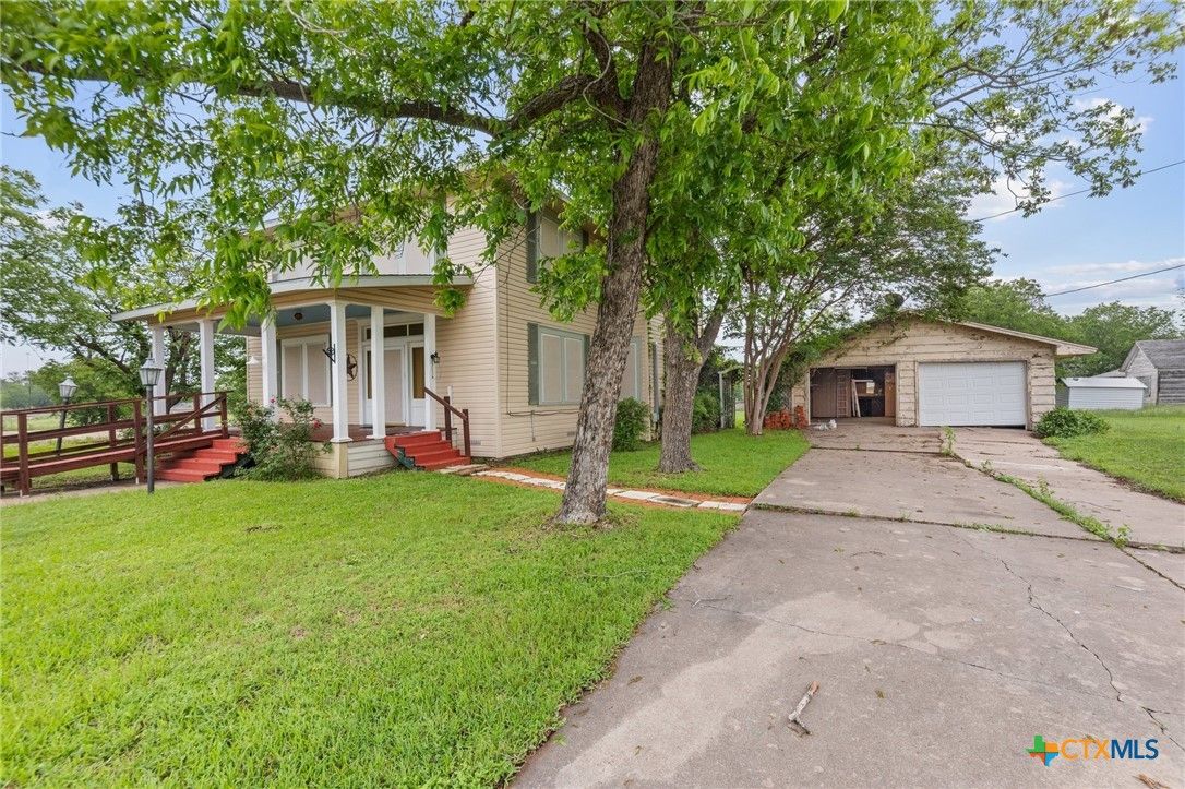 Backyard, Detached Garage, Exterior