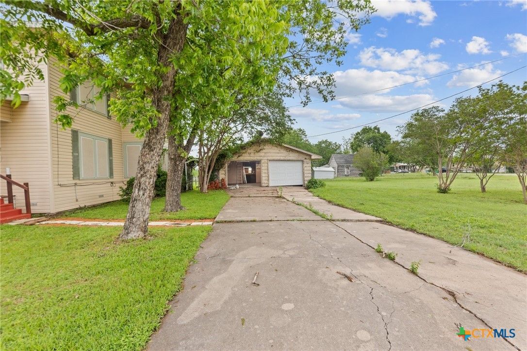 Backyard, Detached Garage, Exterior