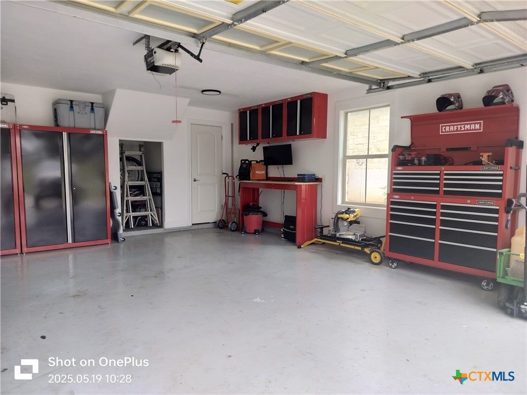 Garage, Interior