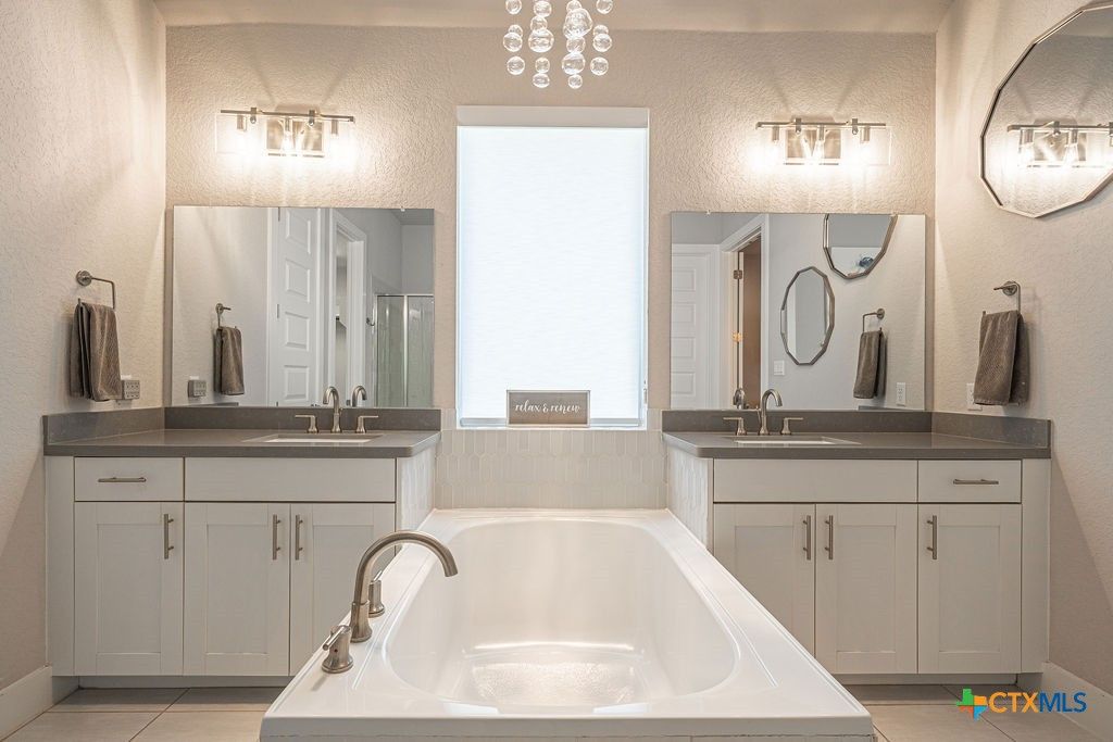 Bathroom, Dual Sink Vanities, Interior