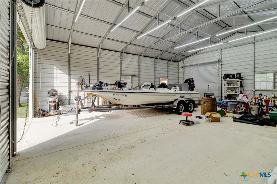 Garage, Interior