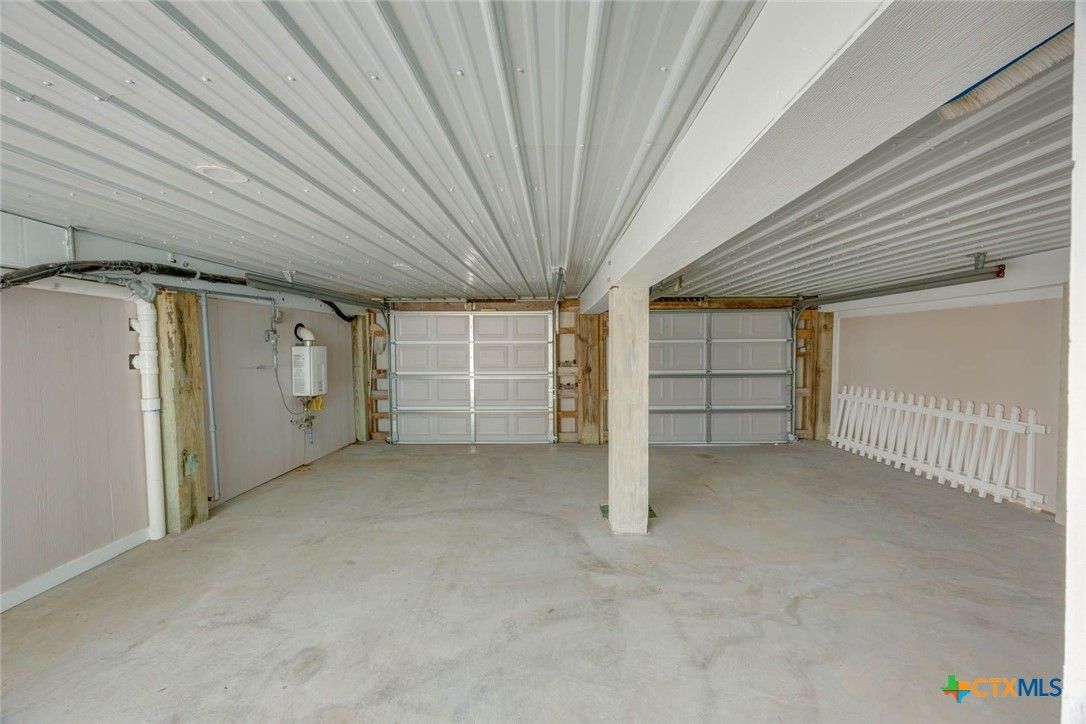 Garage, Interior