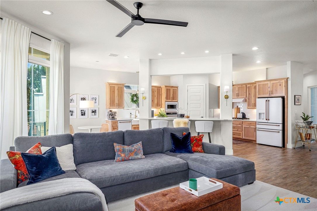 Interior, Kitchen, Living room, Recessed Lighting, Wood Texture Flooring