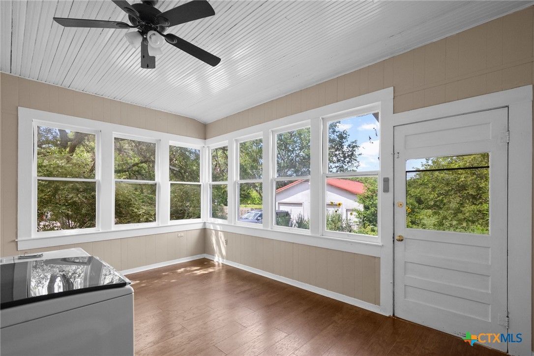 Interior, Sun Room, Wood Texture Flooring