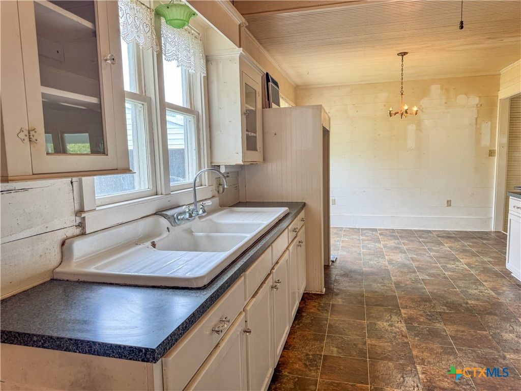 Bathroom, Chandelier, Interior