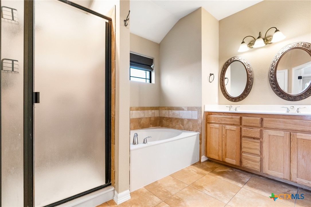 Bathroom, Dual Sink Vanities, Interior