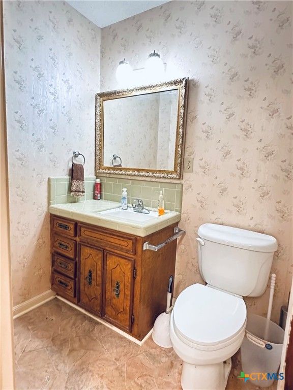 Bathroom, Interior, Tile Countertops