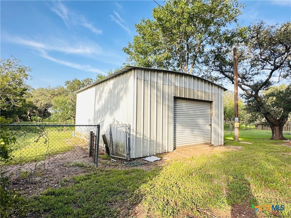 Backyard, Detached Garage, Exterior