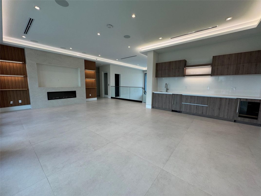 Empty room, Fireplace, Interior, Kitchen, Recessed Lighting