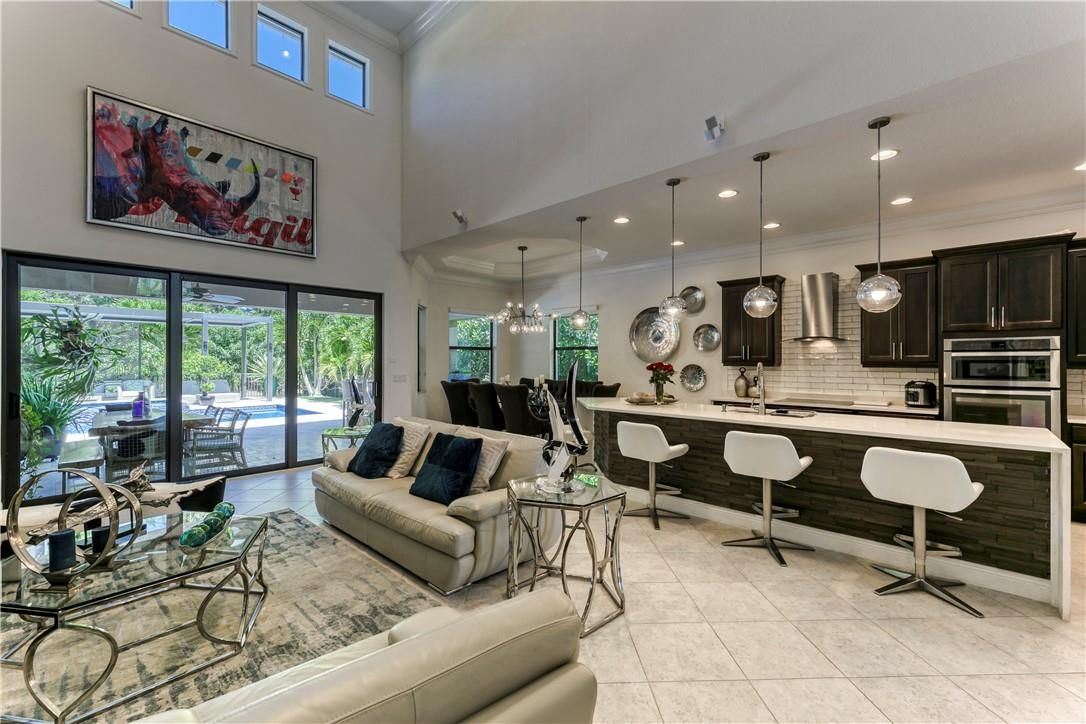 Dining room, Interior, Kitchen, Living room, Pendant Lights, Recessed Lighting, Stainless Steel Appliances