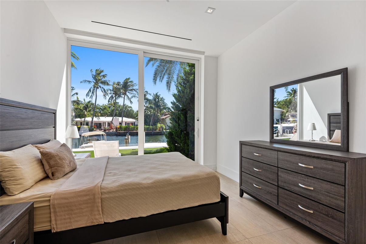 Bedroom, Interior, Recessed Lighting, Water
