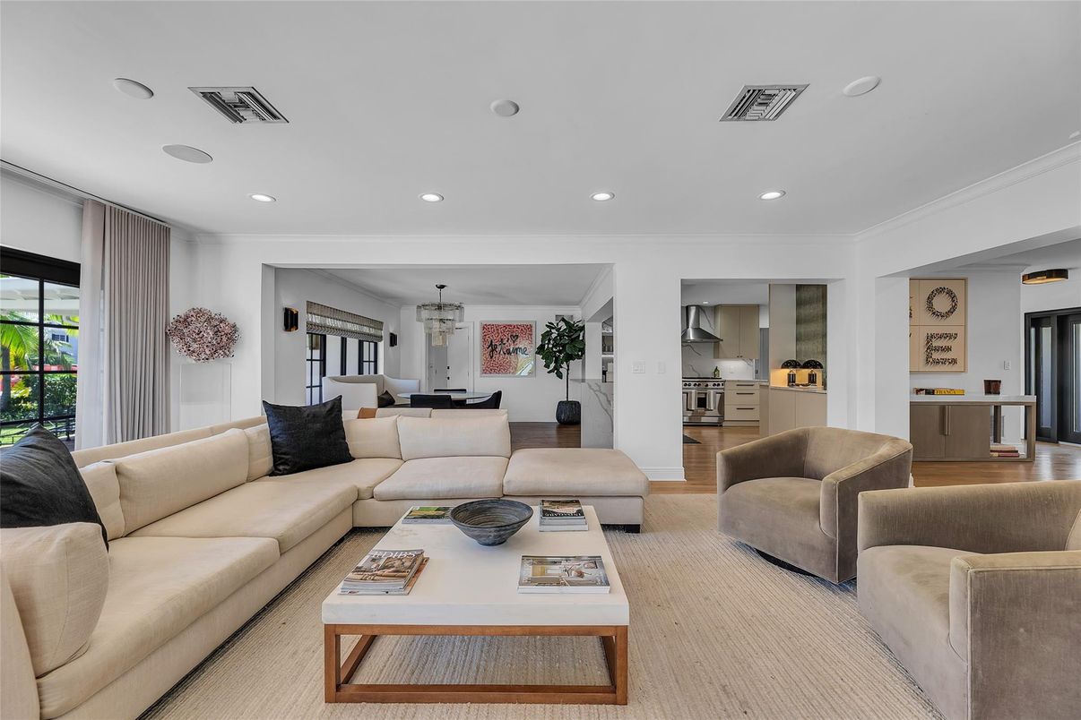 Dining room, Interior, Living room, Pendant Lights, Recessed Lighting, Wood Texture Flooring