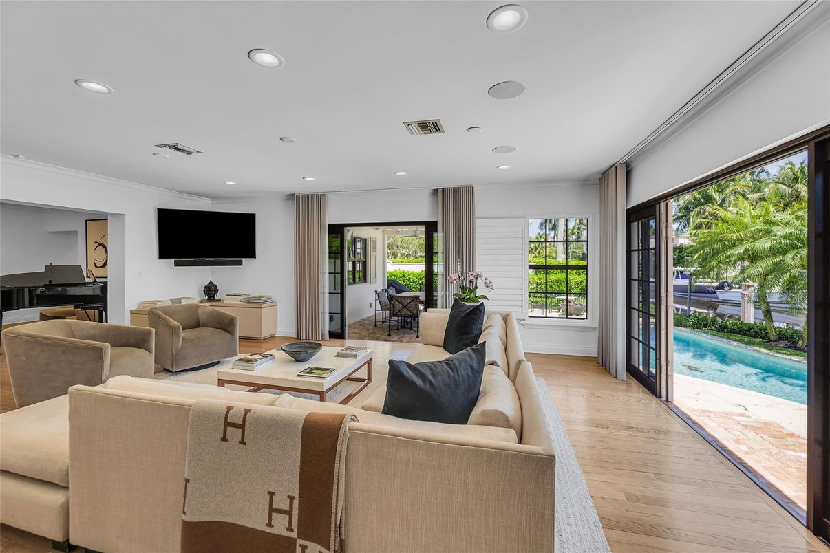 Interior, Living room, Recessed Lighting, Wood Texture Flooring