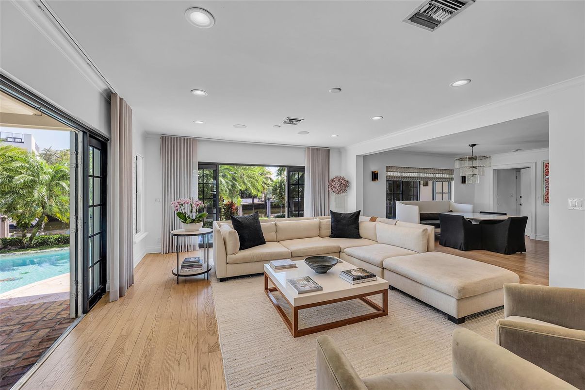 Dining room, Interior, Living room, Pendant Lights, Recessed Lighting, Wood Texture Flooring