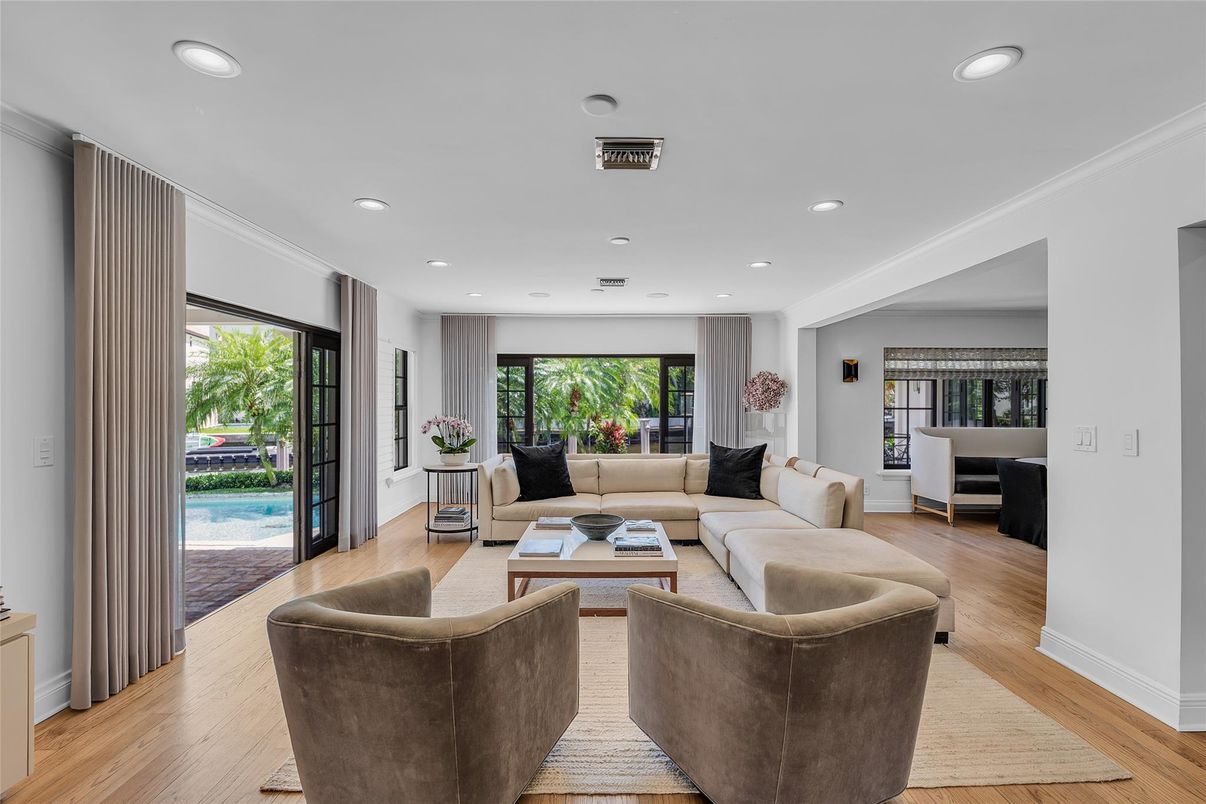 Interior, Living room, Recessed Lighting, Wood Texture Flooring