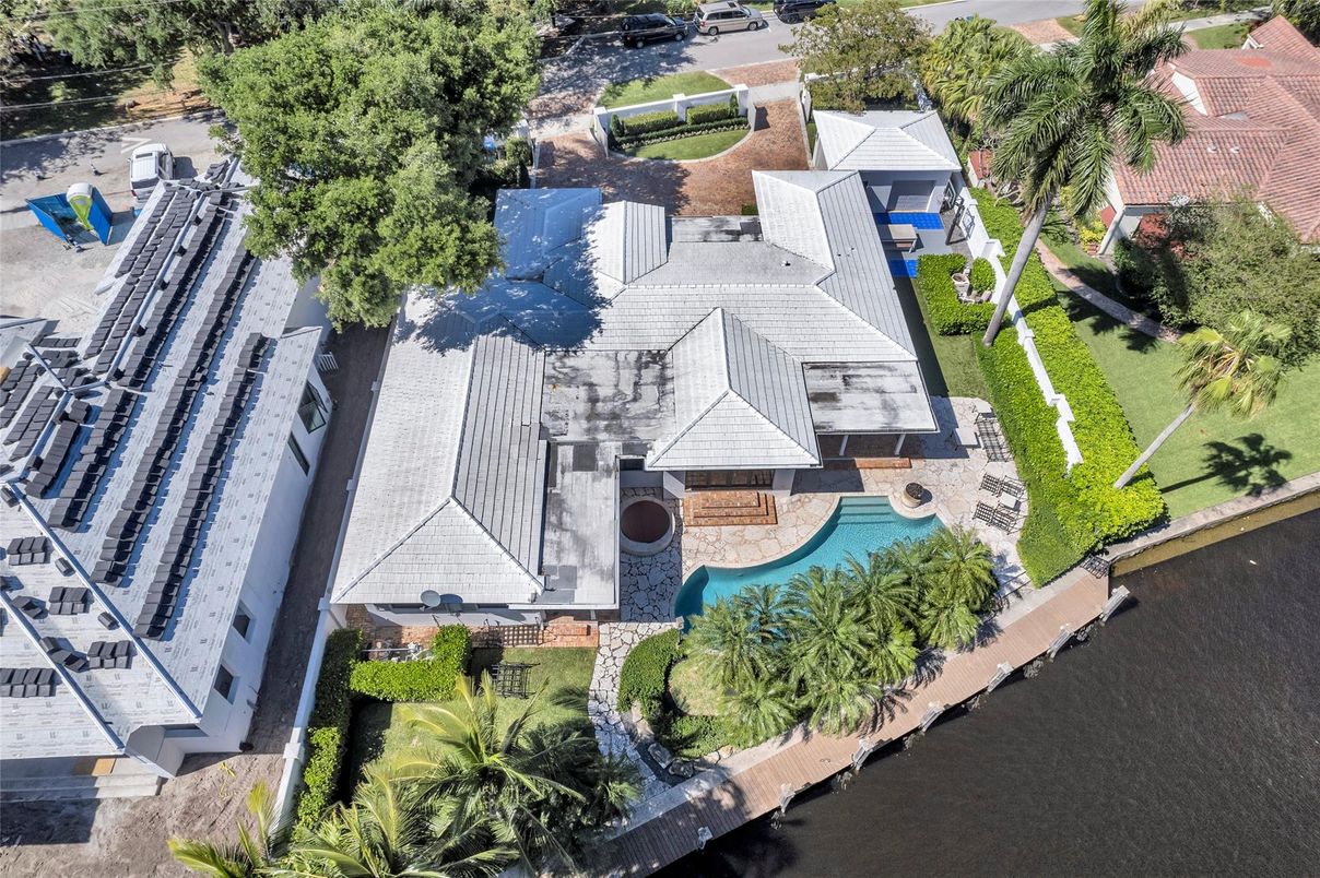 Exterior, Drone