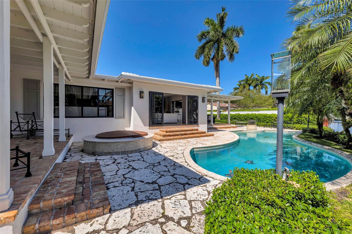 Exterior, Pool