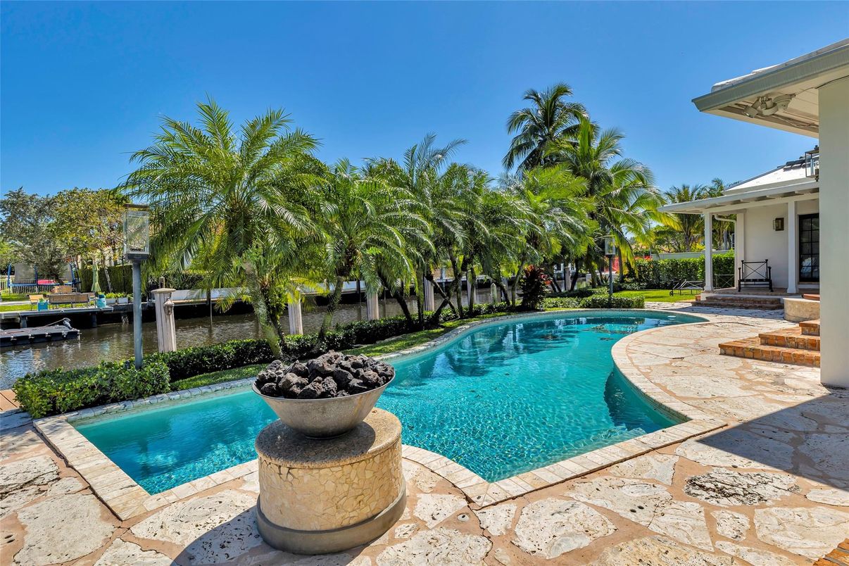 Exterior, Pool, Water