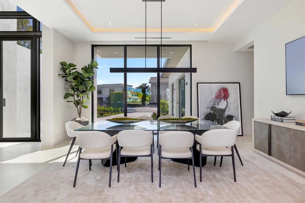 Dining room, Interior, Pendant Lights, Recessed Lighting