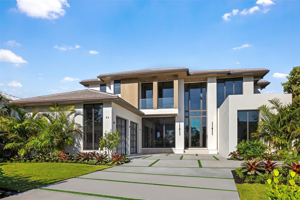 Backyard, Exterior, Facade, Modern