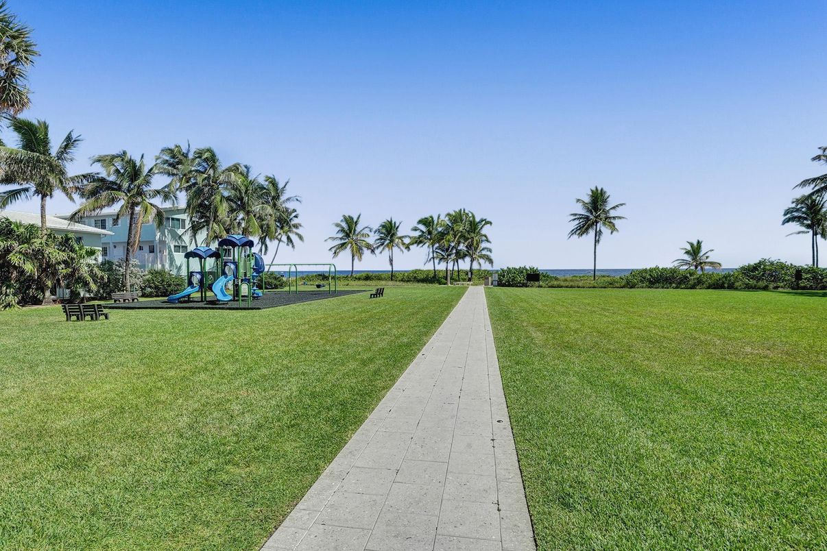 Backyard, Exterior, Playground
